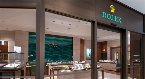 Discover our Rolex Showroom .